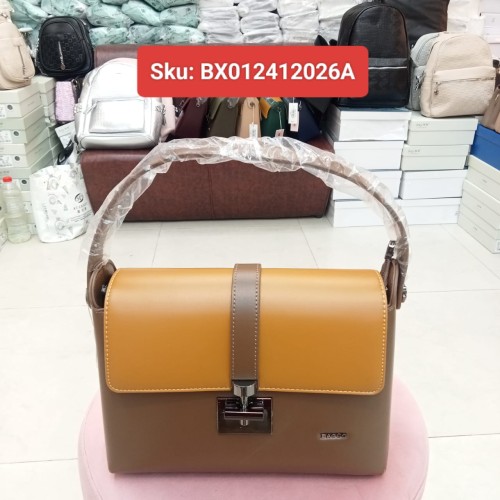 Ladies Elegant Lock Shoulder Bag