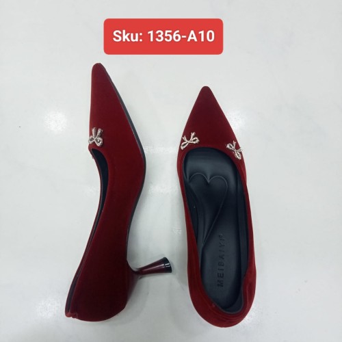 Ladies Logo Buckle Pointed Heel