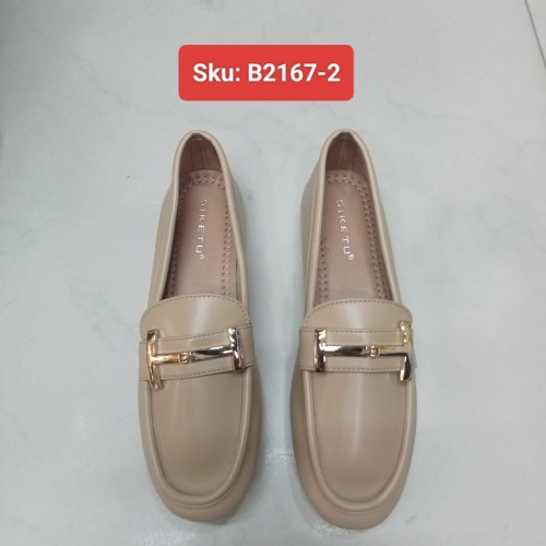 Ladies Classic Metal Buckle Loafer