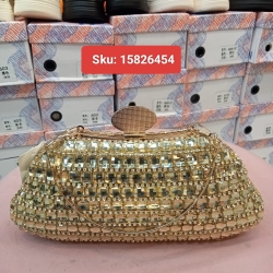 Elegant Party Chain-Detail Clutch