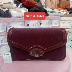 Elegant Closure Handbag Collection